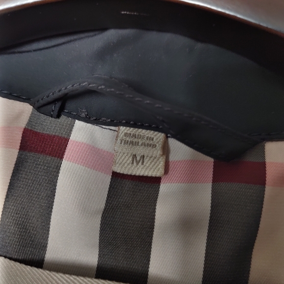 BURBERRY Waterproof Trench Coat - Picture 3 of 7